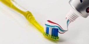 toothbrush-toothpaste-dental-care-clean-40798 bad breath