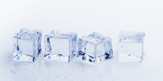 ice-cubes-3506781_640 ice, iron deficiency, chewing ice, pediatric dentist san diego, san diego, kid's dentist san diego